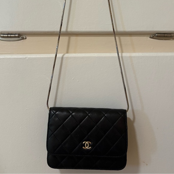 Chanel Wallet - Picture 2 of 4